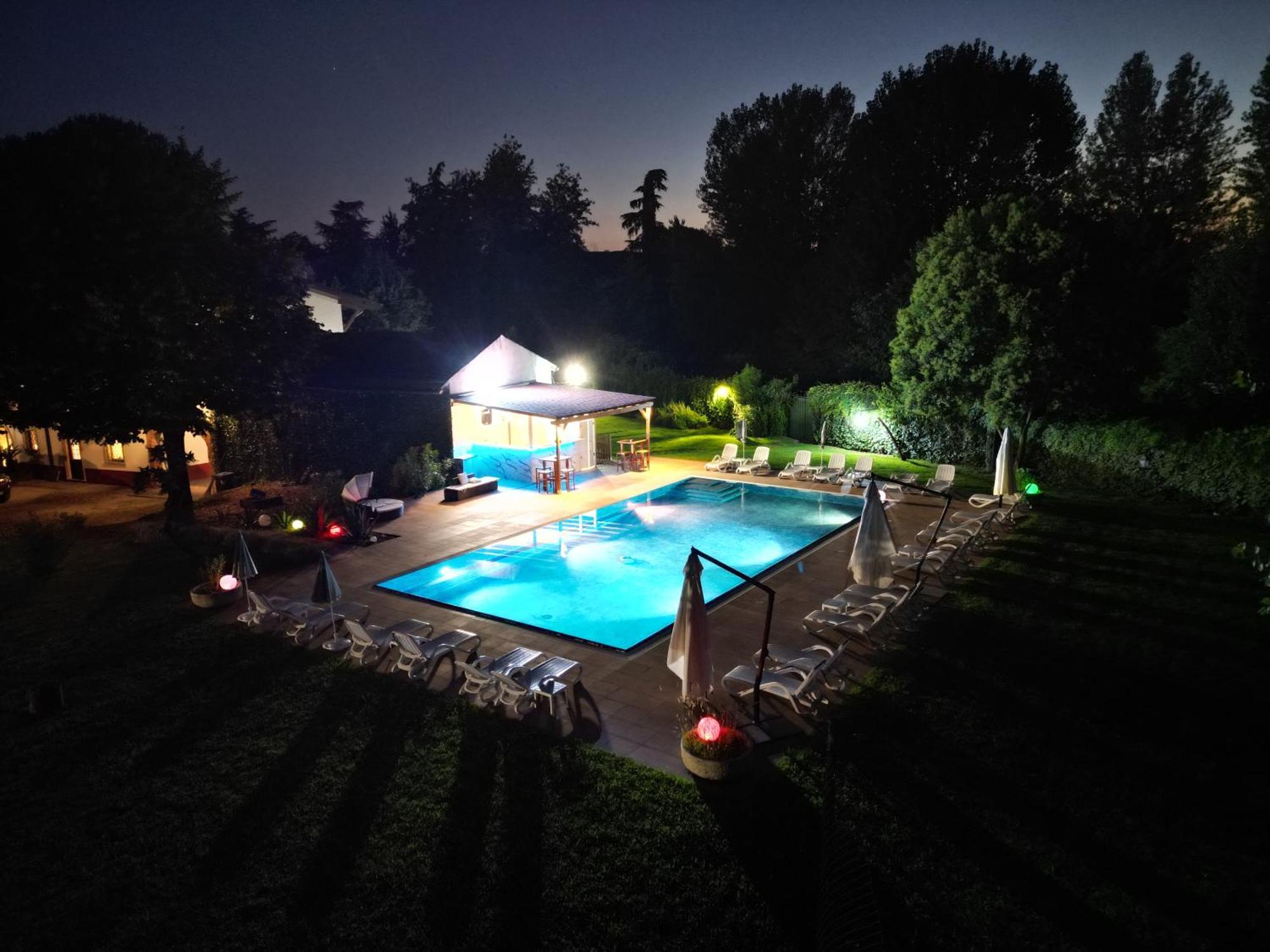 Villa Vitti'S - Verona Est Camping 圣马尔蒂诺博纳尔贝尔戈 外观 照片